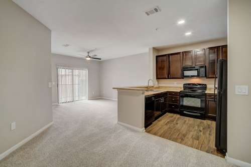 S Bed Las Brisas Apartment Homes 24